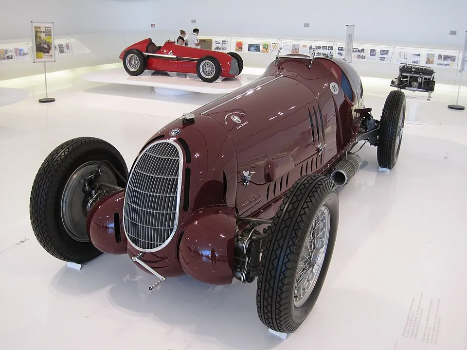 Alfa Romeo 12C