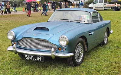 Aston Martin DB4