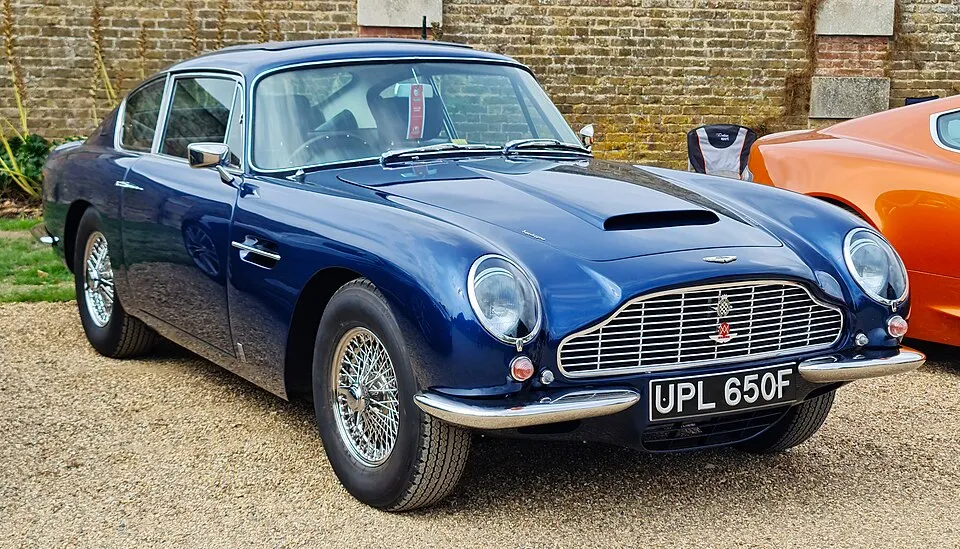 Aston Martin DB6