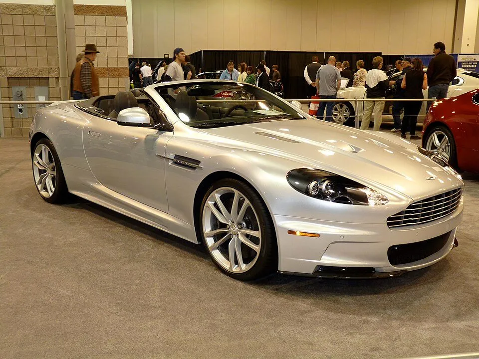 Aston Martin DBS Volante