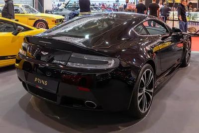 Aston Martin V12 Vantage