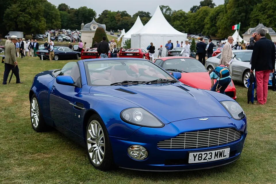 Aston Martin Vanquish (1st gen)