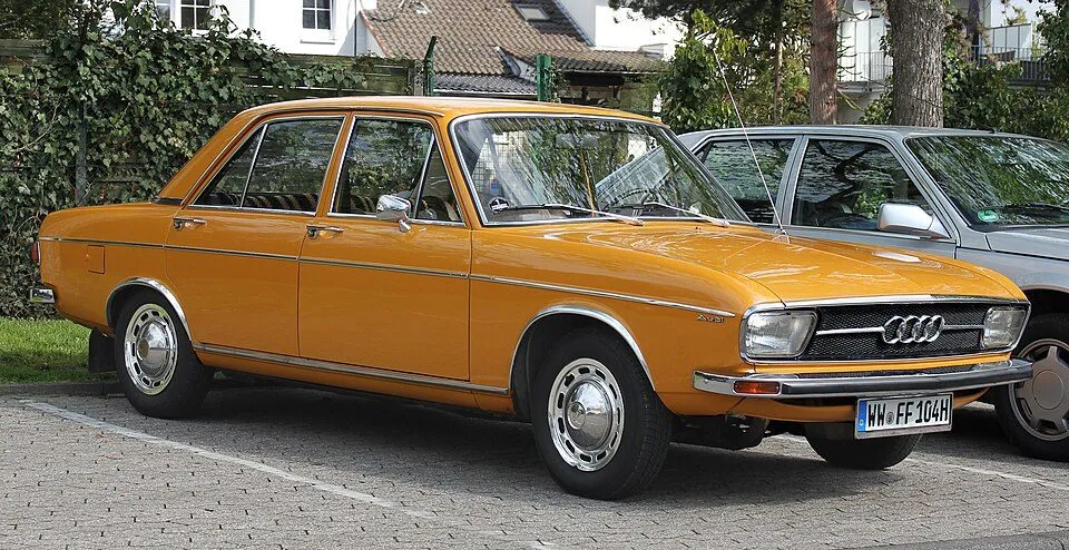 Audi 100 (C1)