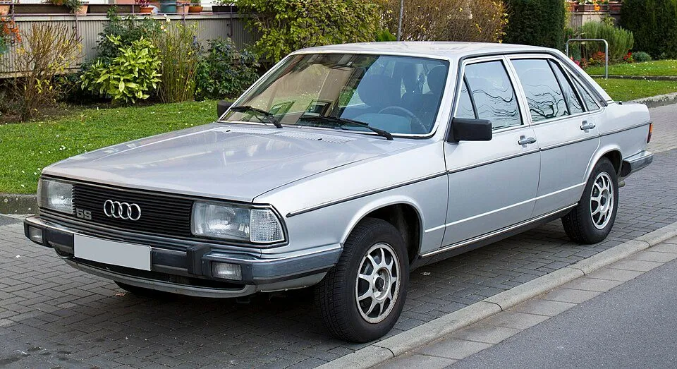 Audi 100 (C2)