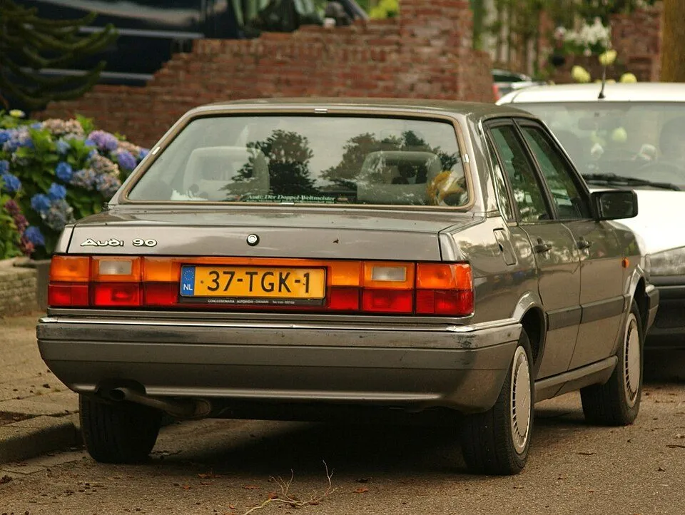 Audi 90 (B2)