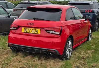 Audi S1 (8X)