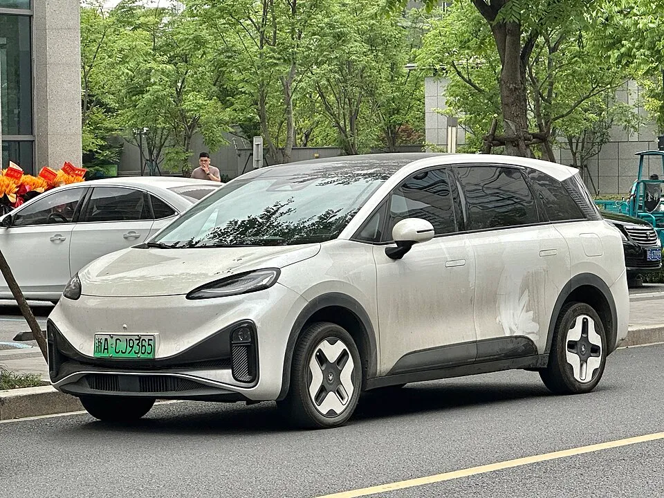 BAIC Arcfox Kaola