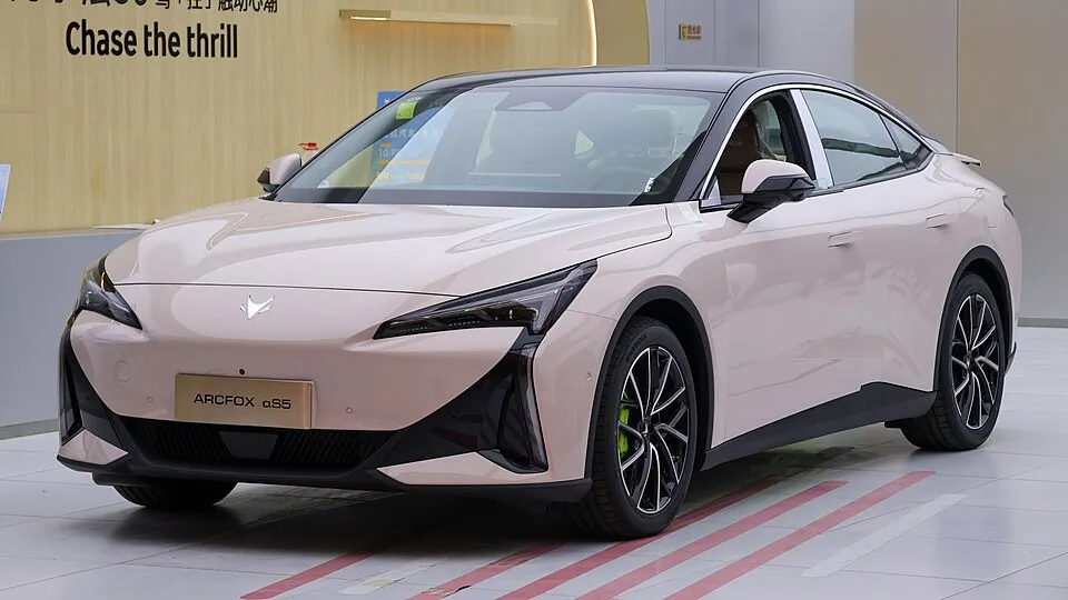 BAIC Arcfox αS5