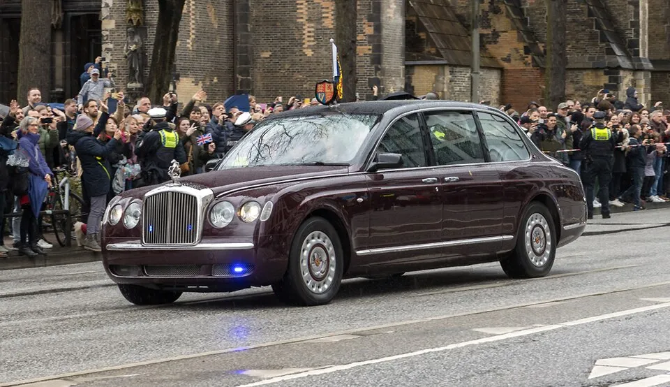 Bentley State Limousine