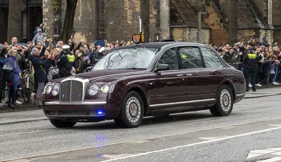 Bentley State Limousine