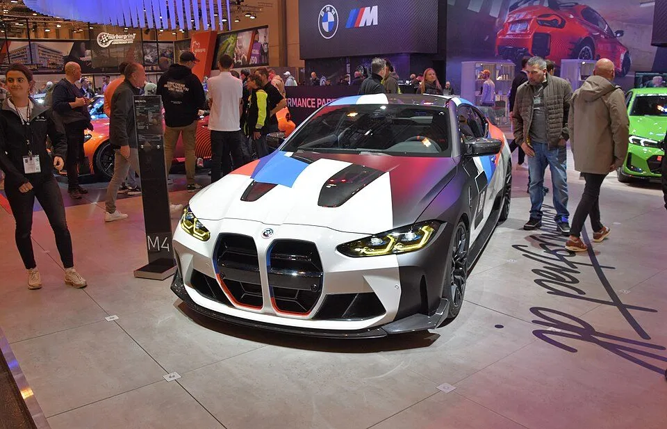 BMW M4 CSL (G82/G83)