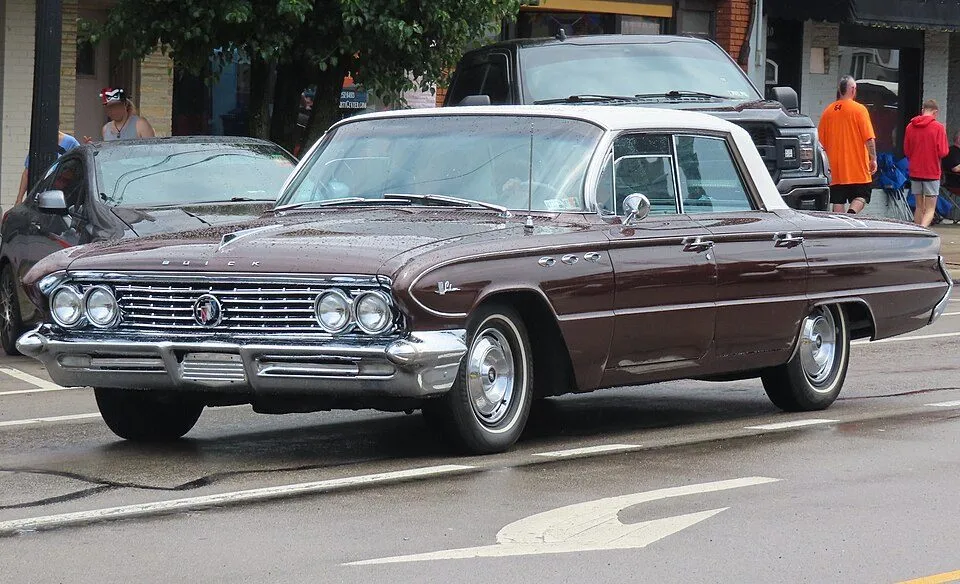 Buick LeSabre (2nd gen)