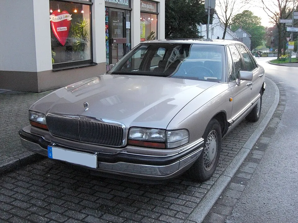 Buick Park Avenue (1st gen)