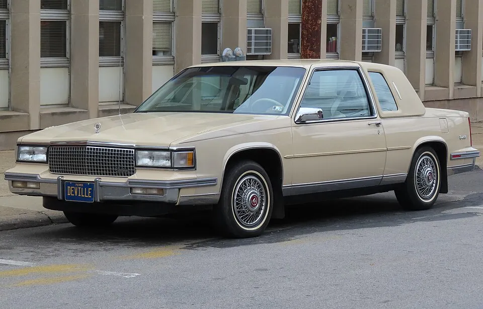 Cadillac de Ville series (6th gen)