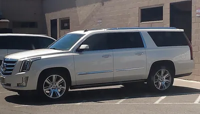 Cadillac Escalade ESV (3rd gen)