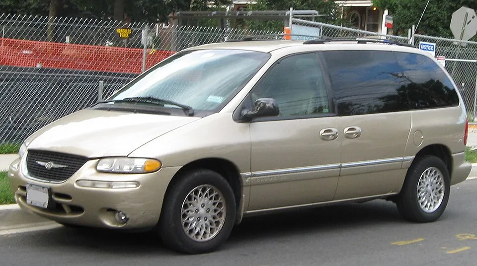 Chrysler Town & Country (2nd gen)