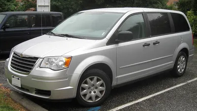 Chrysler Town & Country (4th gen)