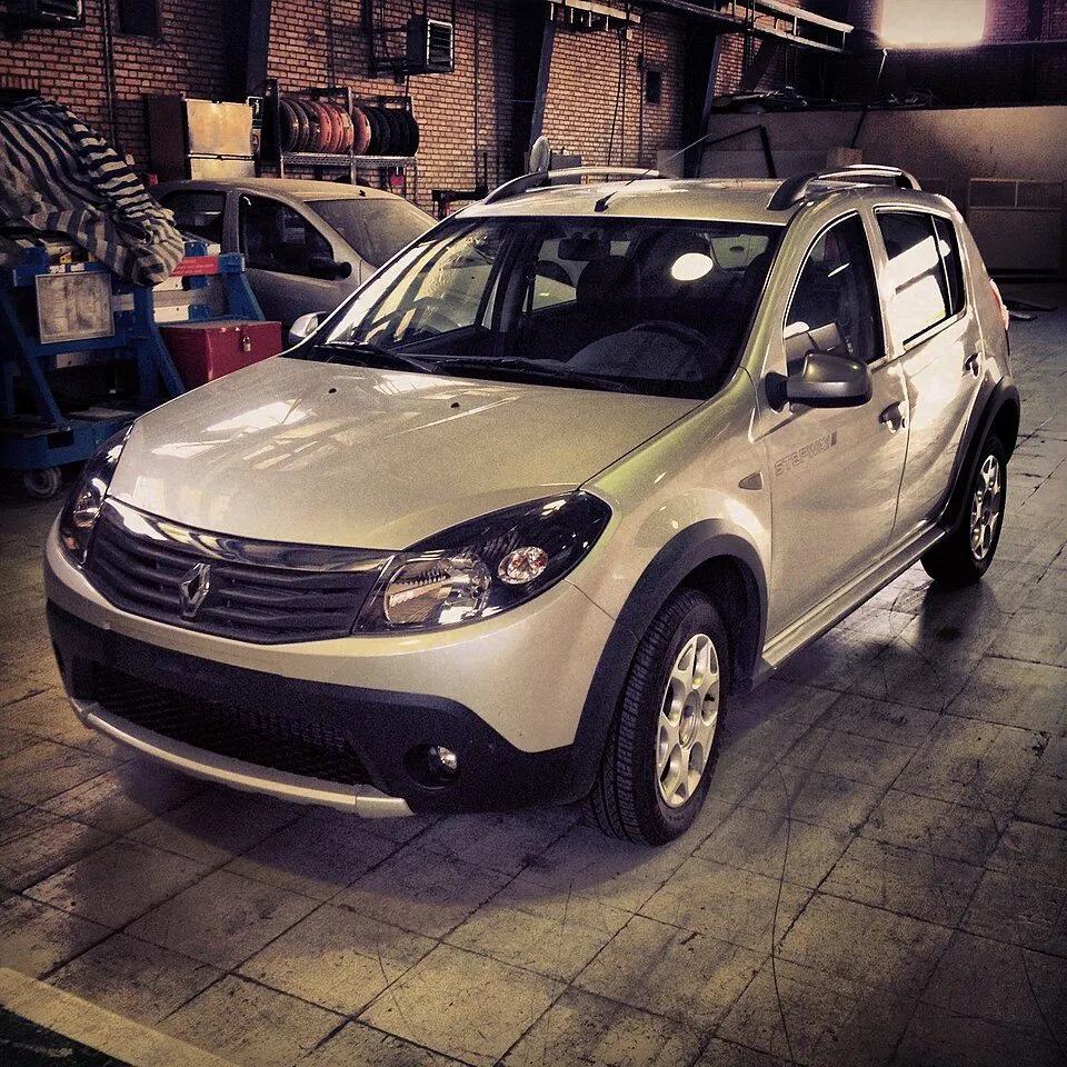 Dacia Sandero/Renault Sandero (B90)