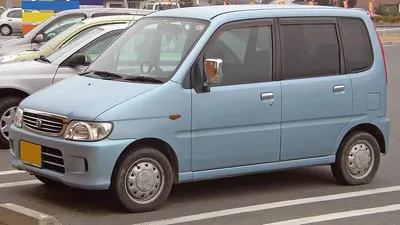 Daihatsu Move (L900)