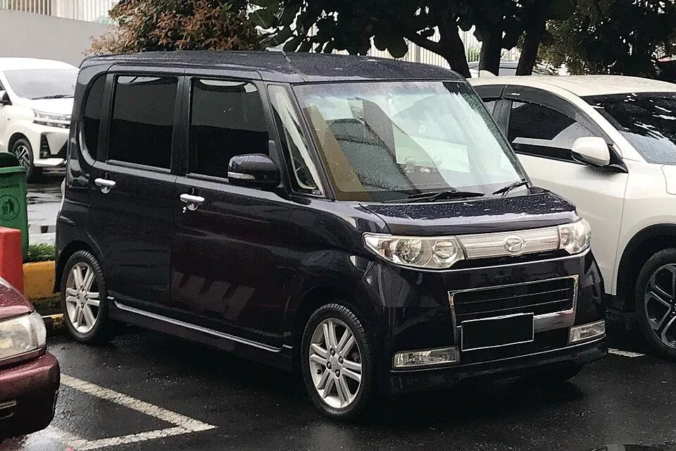 Daihatsu Tanto (L375)