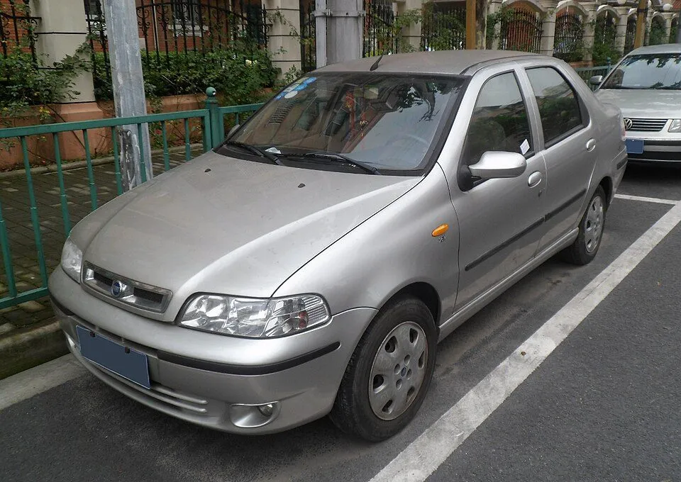 Fiat Siena (326)