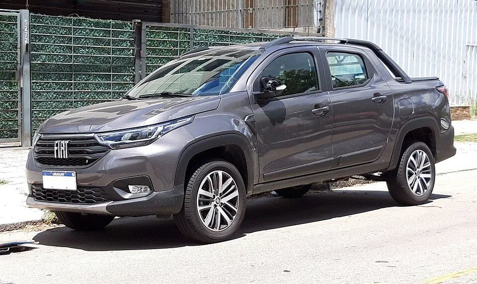 Fiat Strada (281)