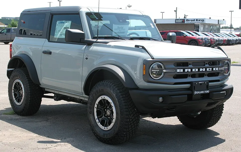 Ford Bronco (U725)