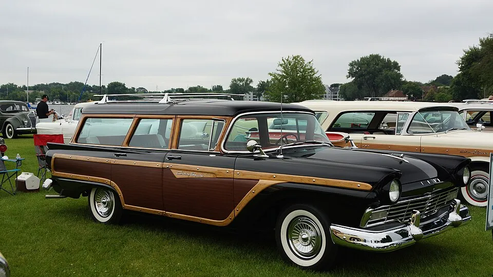Ford Country Squire (4th gen)