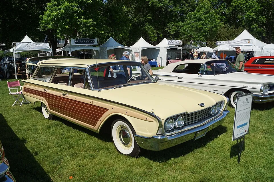 Ford Country Squire (5th gen)