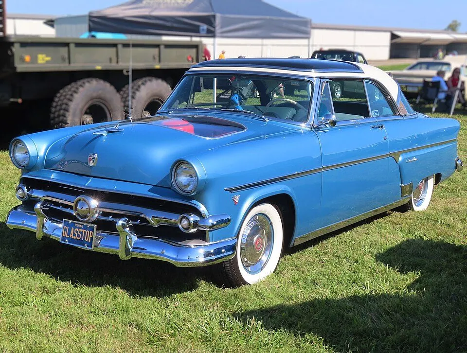 Ford Crestline Skyliner