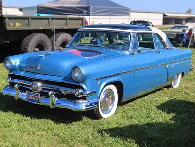 Ford Crestline Skyliner