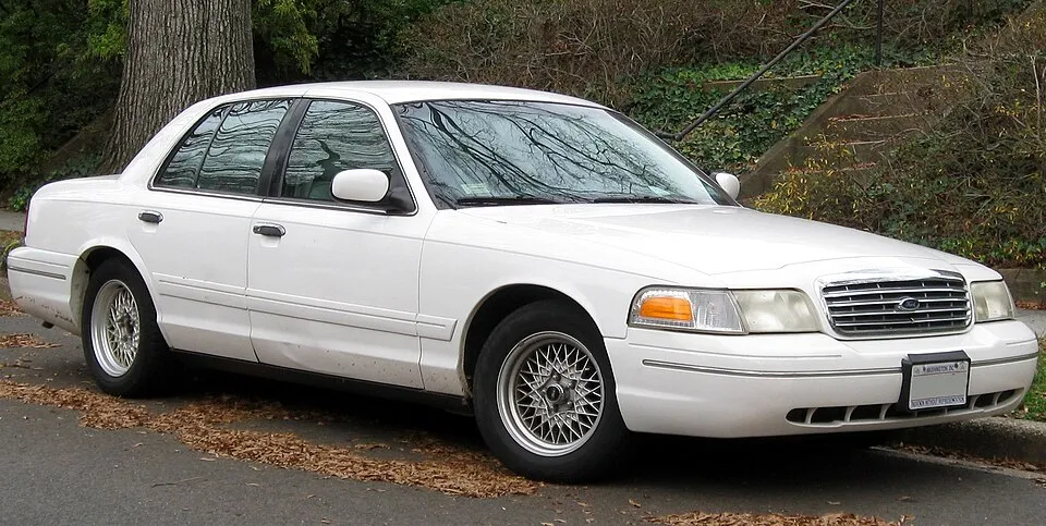 Ford Crown Victoria (EN114)