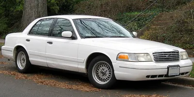 Ford Crown Victoria (EN114)