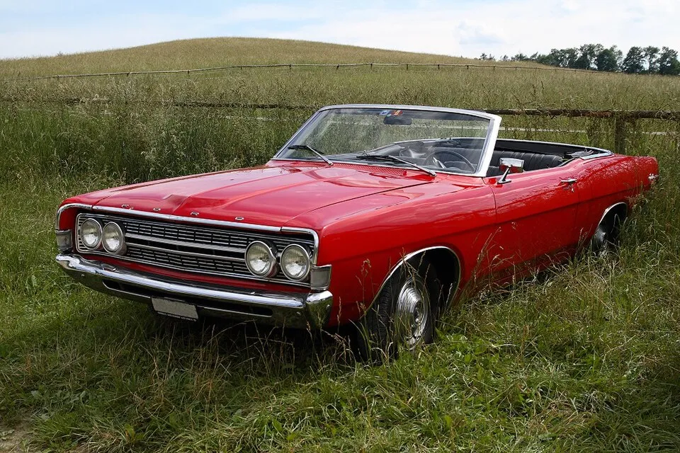 Ford Fairlane (6th gen)