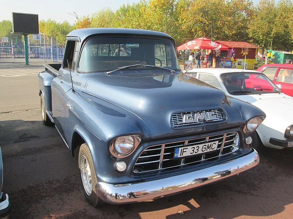 GMC Suburban (4th gen)