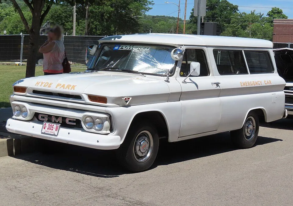 GMC Suburban (5th gen)