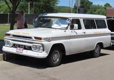GMC Suburban (5th gen)