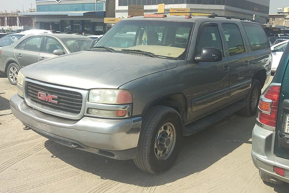 GMC Suburban (9th gen)