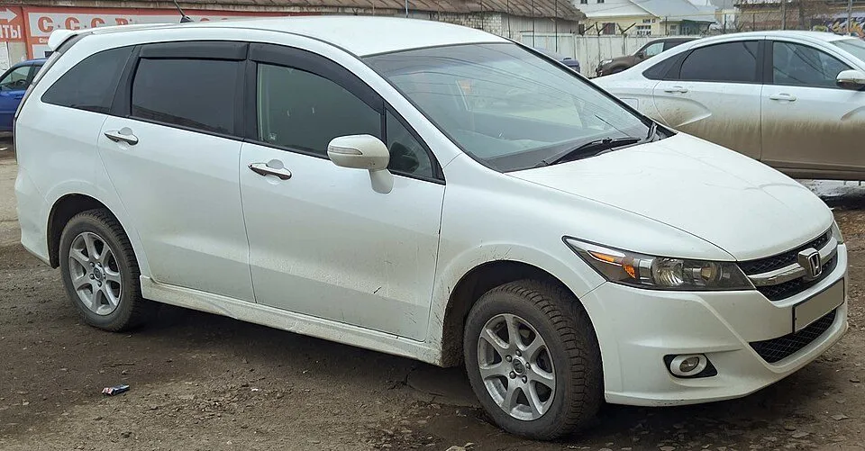 Honda Stream (RN6–9)