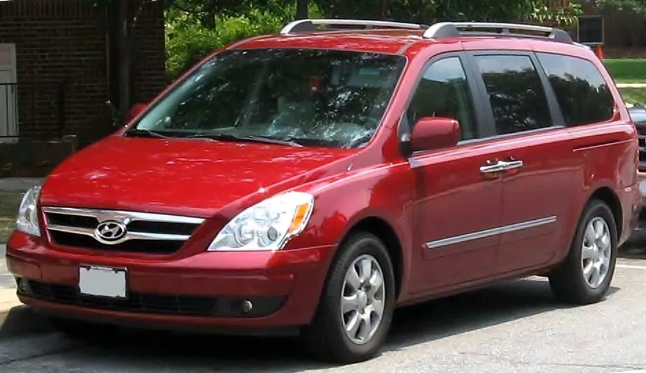 Hyundai Entourage (KV-II)