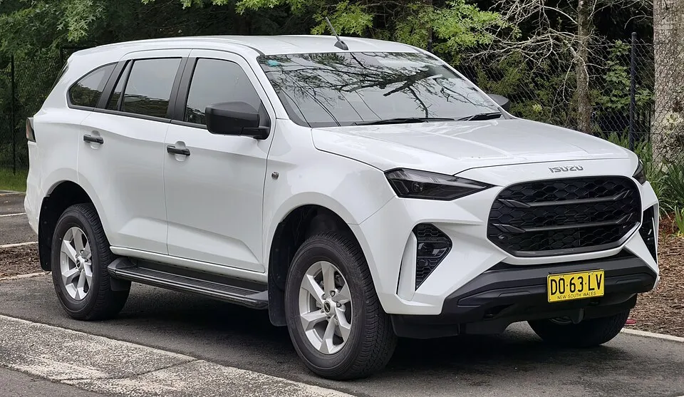 Isuzu MU-X (RJ)