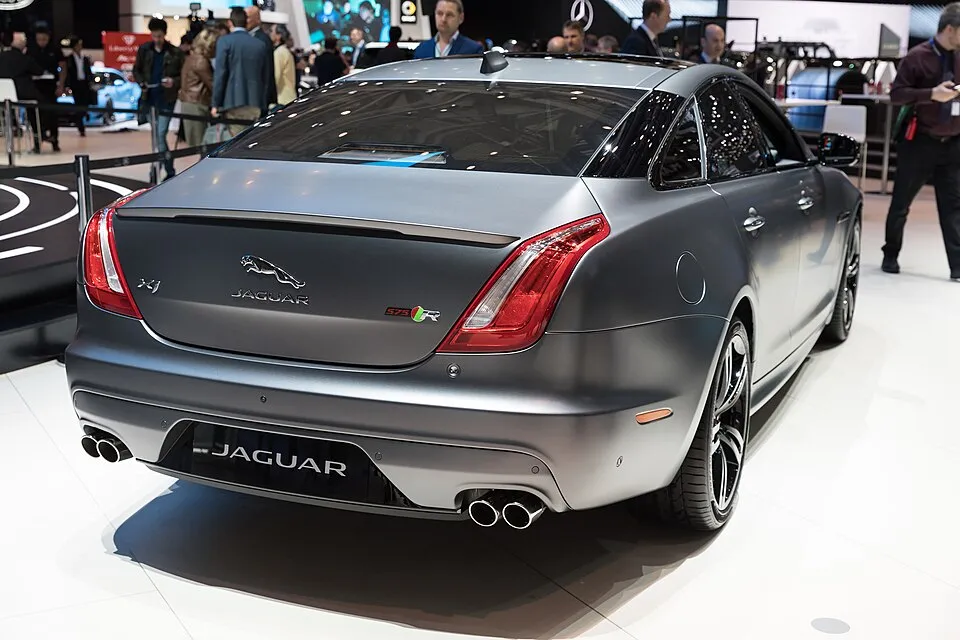 Jaguar XJR