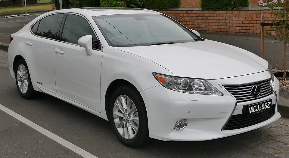 Lexus ES (XV60)