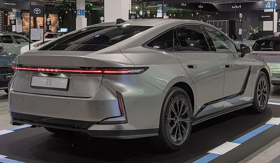 Lexus ES (XZ20)