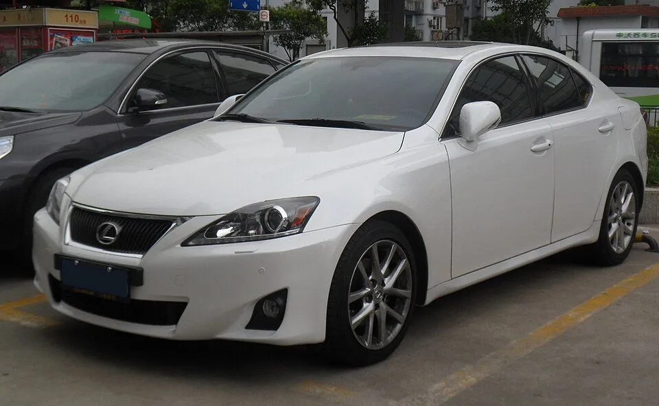 Lexus IS (XE20)