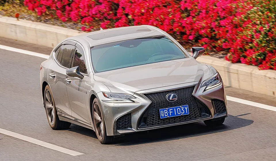 Lexus LS (XF50)