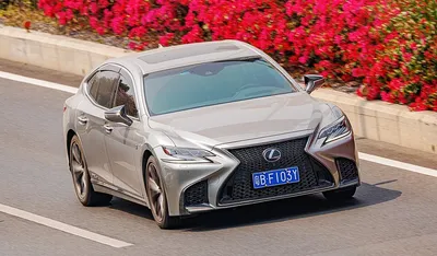 Lexus LS (XF50)