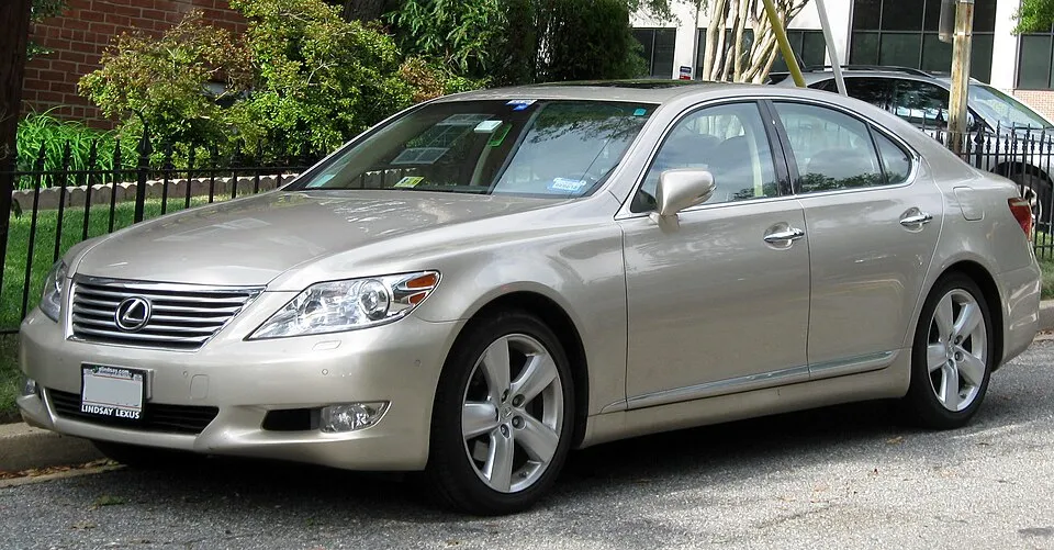Lexus LS600h