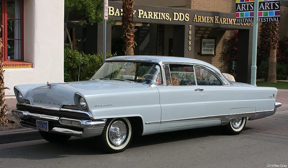 Lincoln Capri (2nd gen)