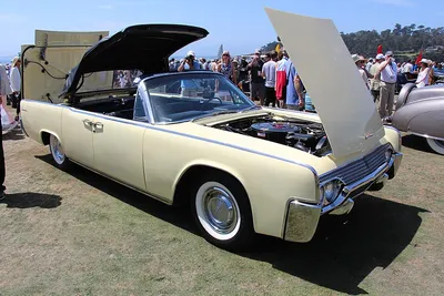 Lincoln Continental (4th gen)